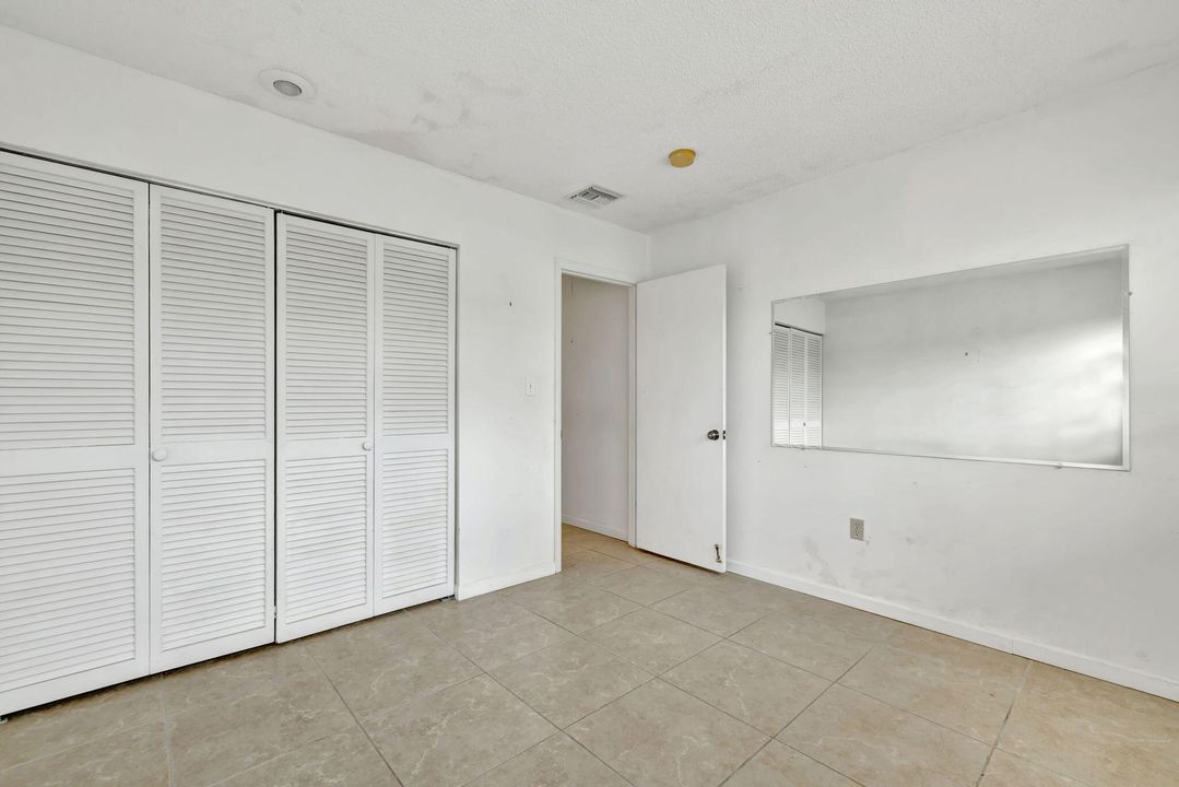 For Sale: $225,000 (2 beds, 2 baths, 1069 Square Feet)
