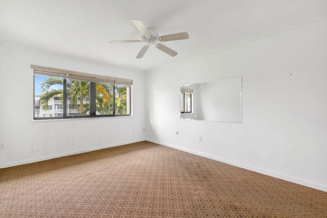 For Sale: $225,000 (2 beds, 2 baths, 1069 Square Feet)