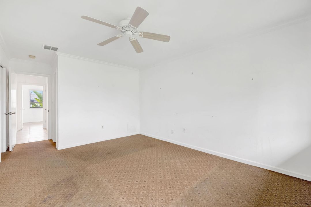 For Sale: $225,000 (2 beds, 2 baths, 1069 Square Feet)