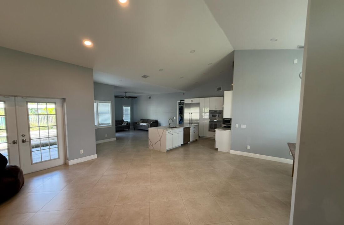 For Rent: $5,000 (3 beds, 2 baths, 3141 Square Feet)