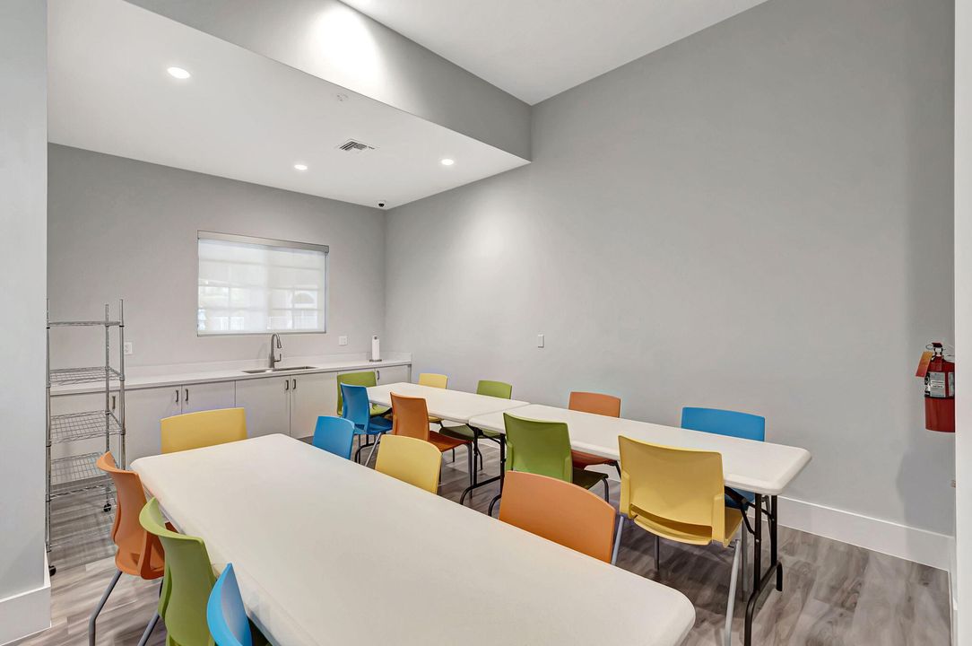 For Sale: $595,000 (3 beds, 2 baths, 2331 Square Feet)