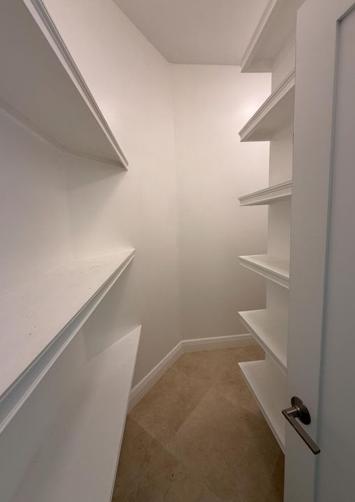 For Rent: $5,000 (3 beds, 2 baths, 3141 Square Feet)