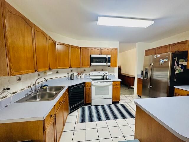 For Sale: $465,000 (3 beds, 2 baths, 1884 Square Feet)