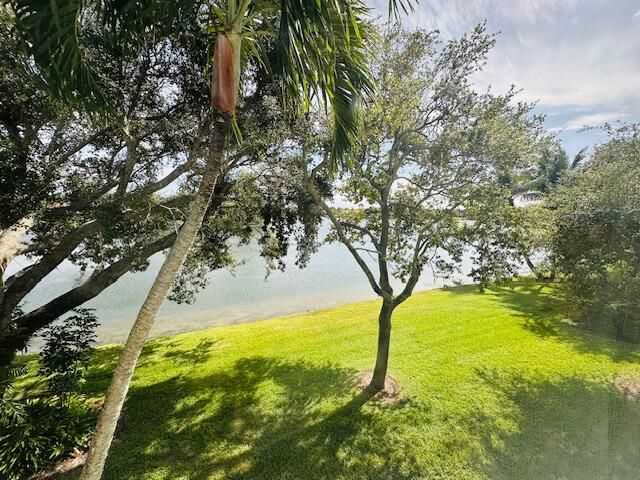 For Sale: $465,000 (3 beds, 2 baths, 1884 Square Feet)