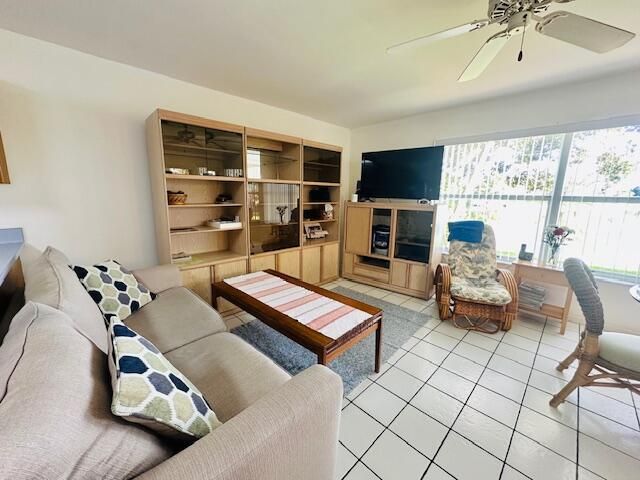 For Sale: $465,000 (3 beds, 2 baths, 1884 Square Feet)