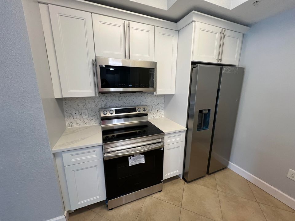 For Sale: $284,900 (2 beds, 2 baths, 1137 Square Feet)