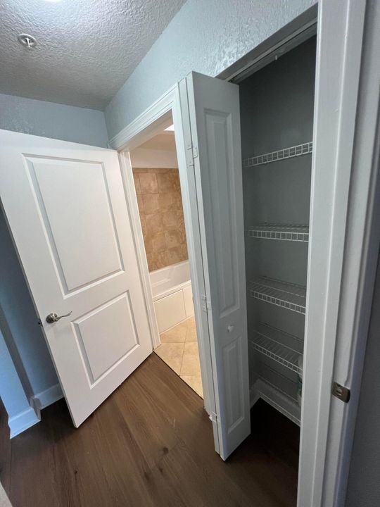 For Sale: $284,900 (2 beds, 2 baths, 1137 Square Feet)