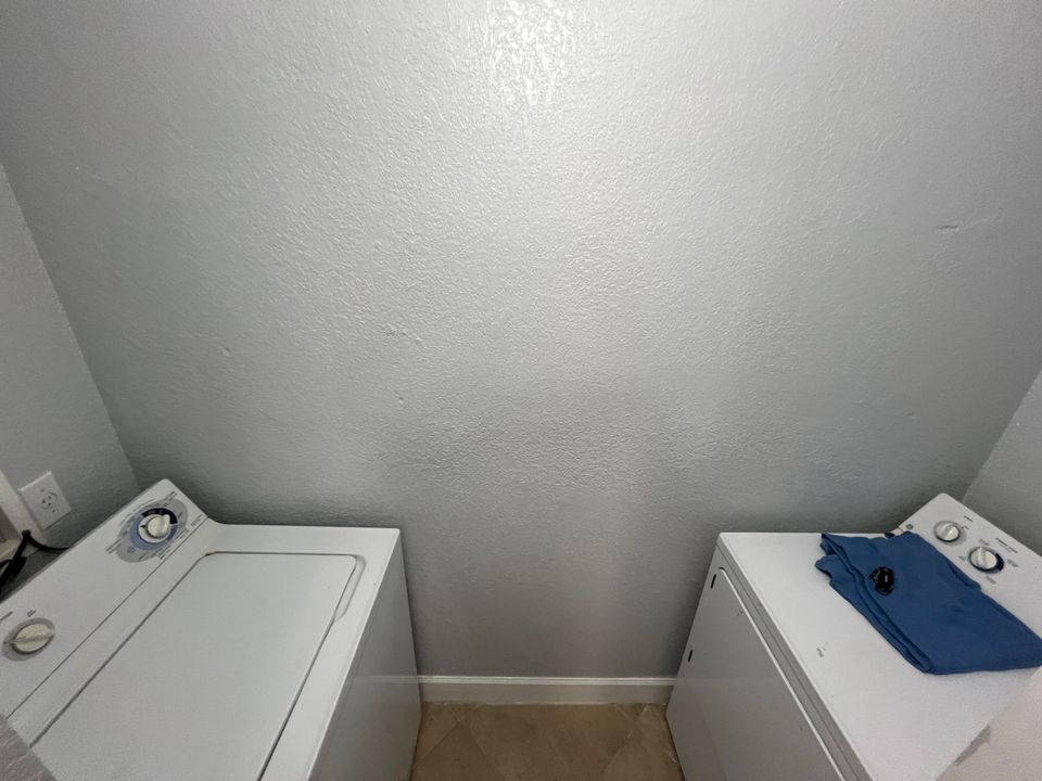 For Sale: $284,900 (2 beds, 2 baths, 1137 Square Feet)