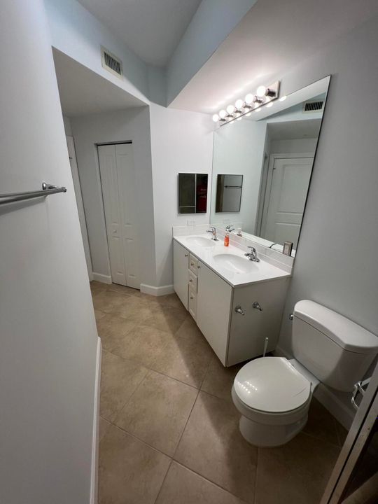 For Sale: $284,900 (2 beds, 2 baths, 1137 Square Feet)