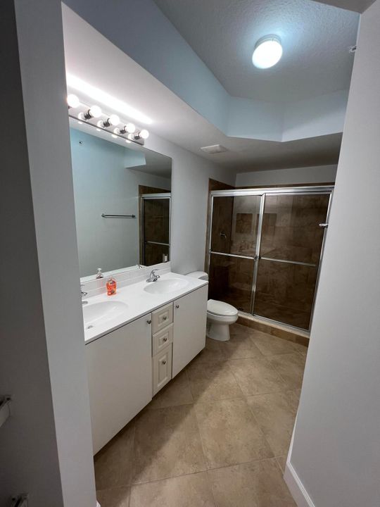 For Sale: $284,900 (2 beds, 2 baths, 1137 Square Feet)