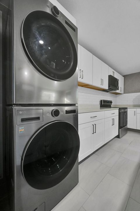 En Renta: $2,000 (3 camas, 2 baños, 1056 Pies cuadrados)