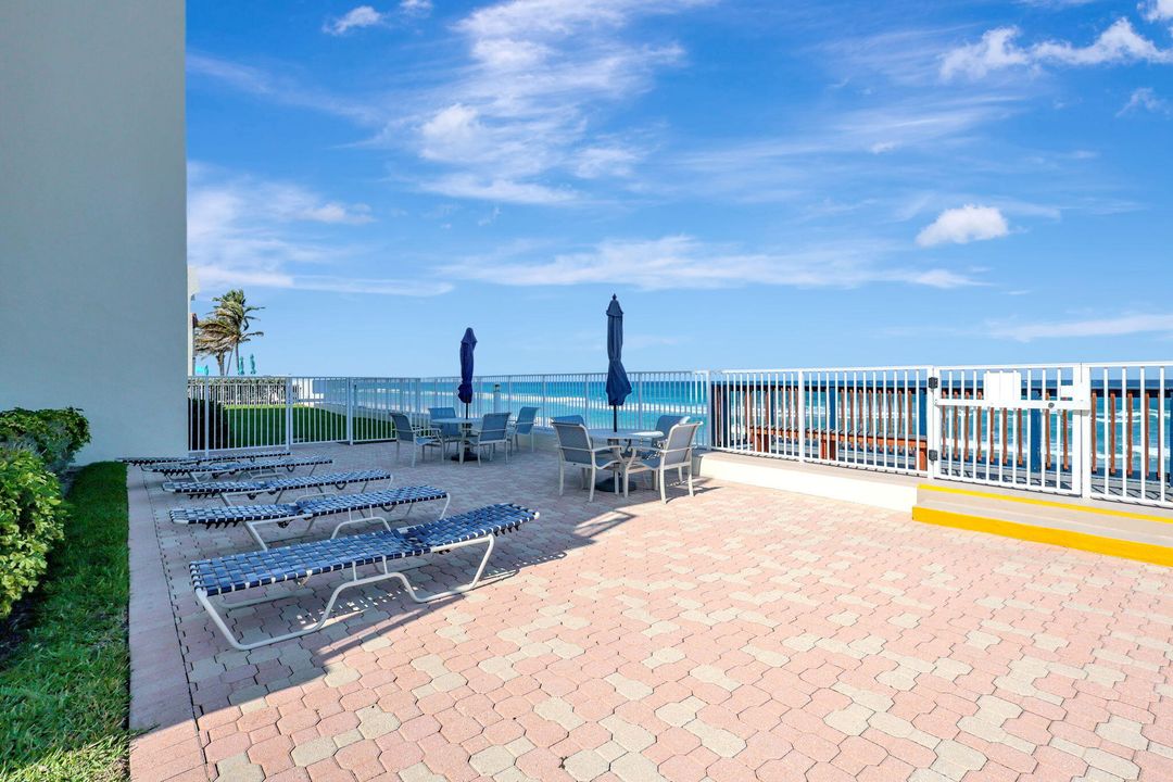 For Rent: $3,300 (2 beds, 2 baths, 983 Square Feet)