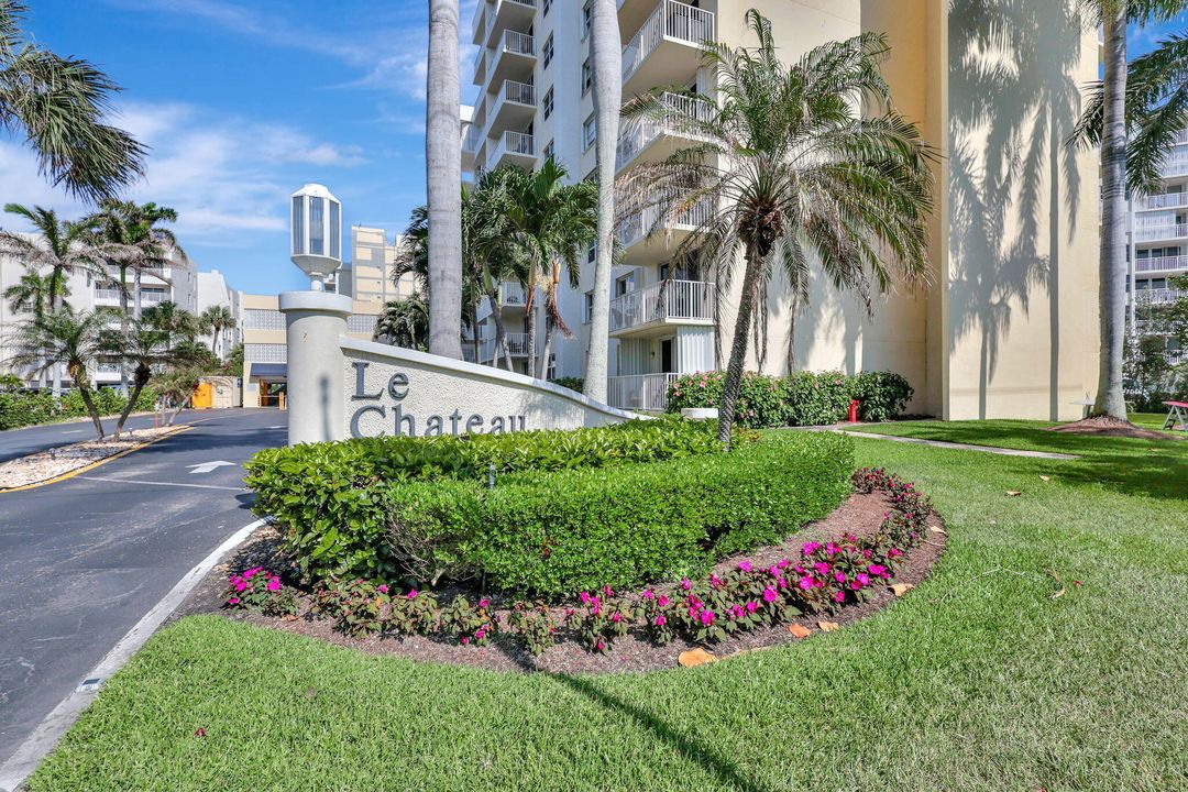 For Rent: $3,300 (2 beds, 2 baths, 983 Square Feet)