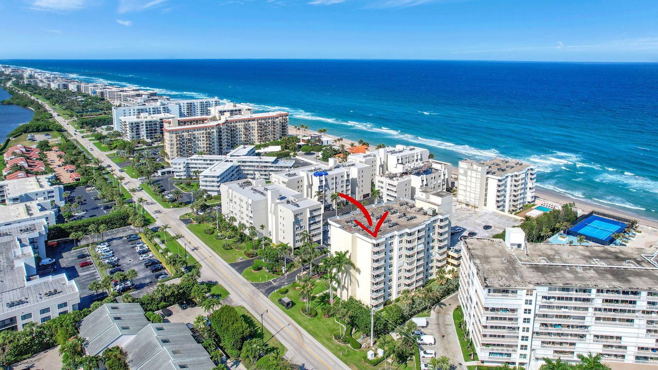 For Rent: $3,300 (2 beds, 2 baths, 983 Square Feet)