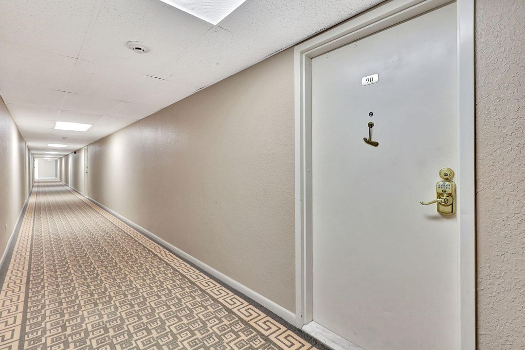 For Rent: $3,300 (2 beds, 2 baths, 983 Square Feet)