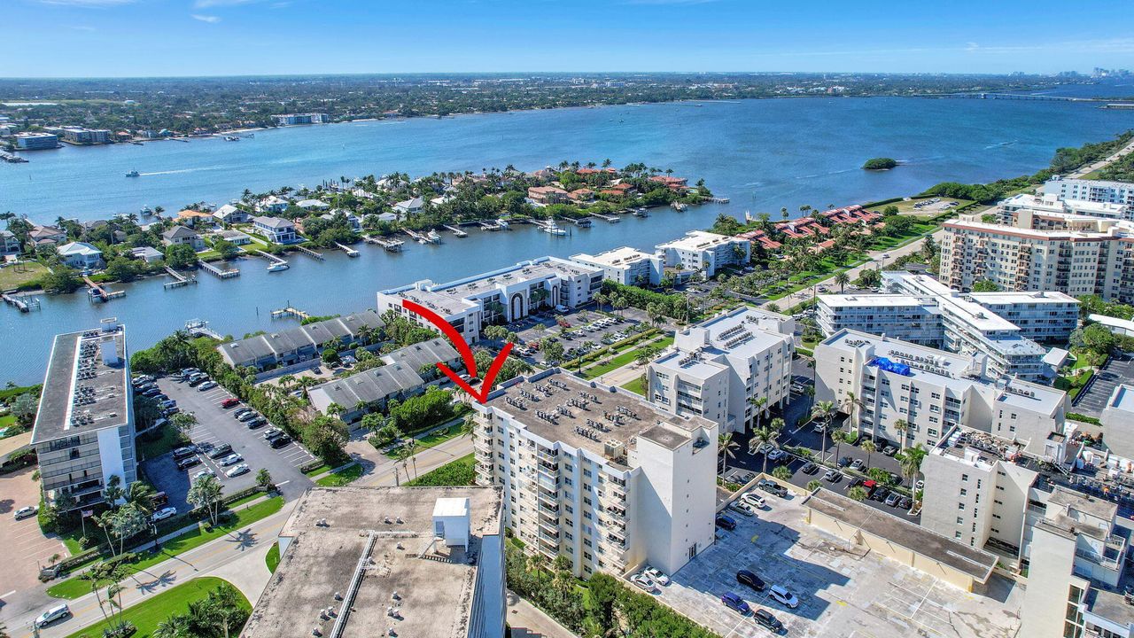 For Rent: $3,300 (2 beds, 2 baths, 983 Square Feet)