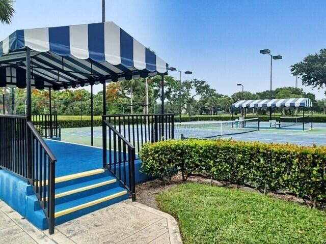 На продажу: $165,000 (2 спален, 2 ванн, 1437 Квадратных фут)