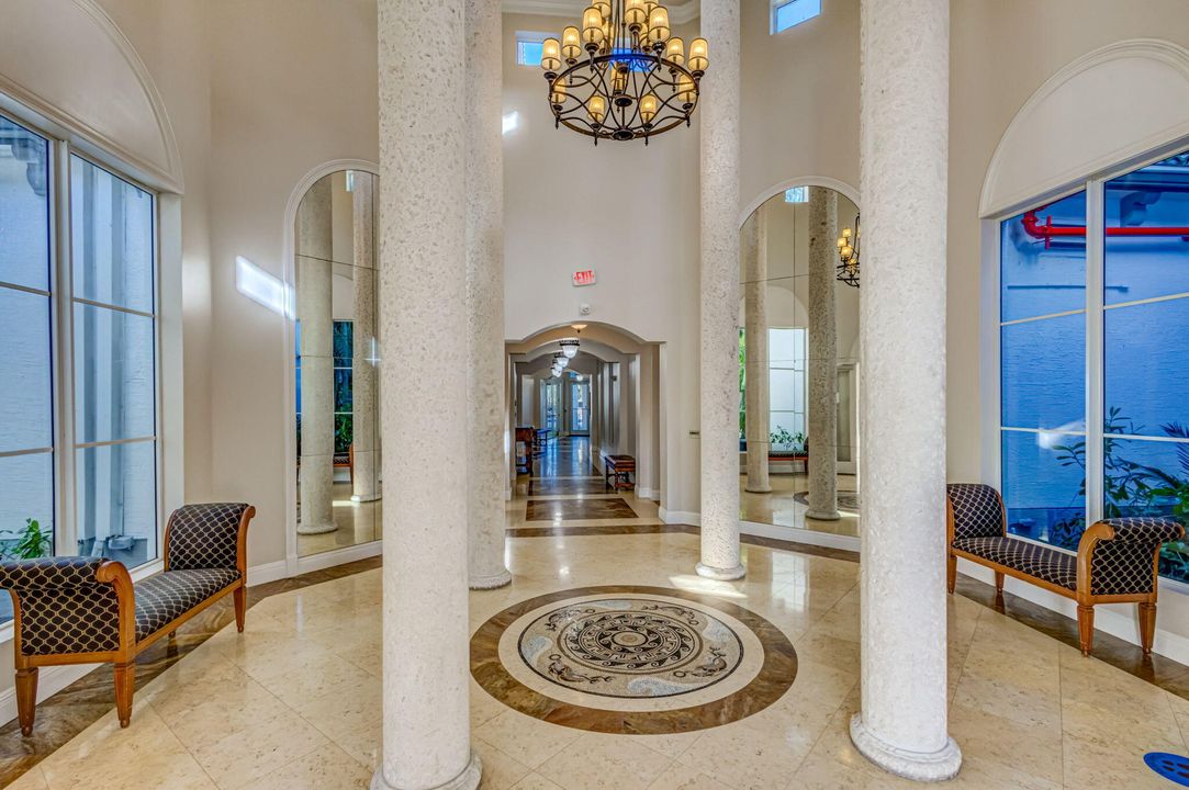 For Sale: $249,000 (2 beds, 2 baths, 1012 Square Feet)