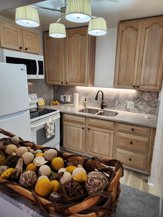 For Rent: $1,600 (1 beds, 1 baths, 600 Square Feet)