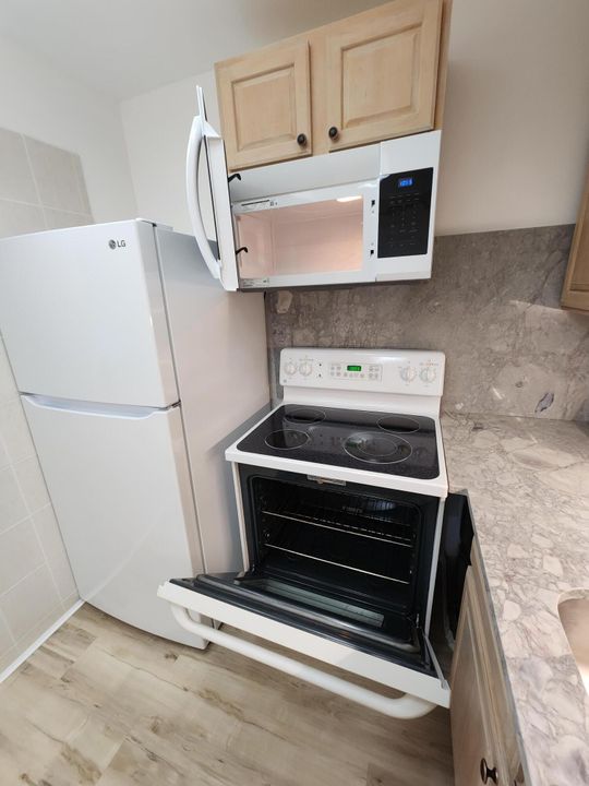 For Rent: $1,600 (1 beds, 1 baths, 600 Square Feet)