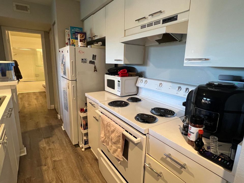 В аренду: $1,600 (1 спален, 1 ванн, 745 Квадратных фут)