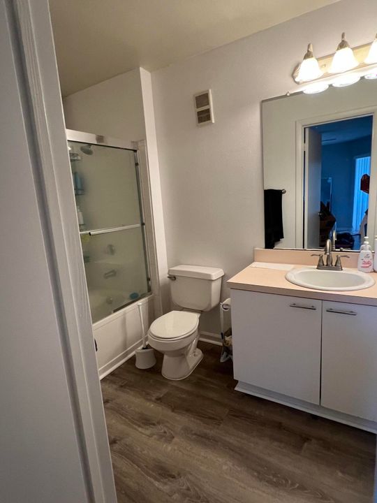 В аренду: $1,600 (1 спален, 1 ванн, 745 Квадратных фут)