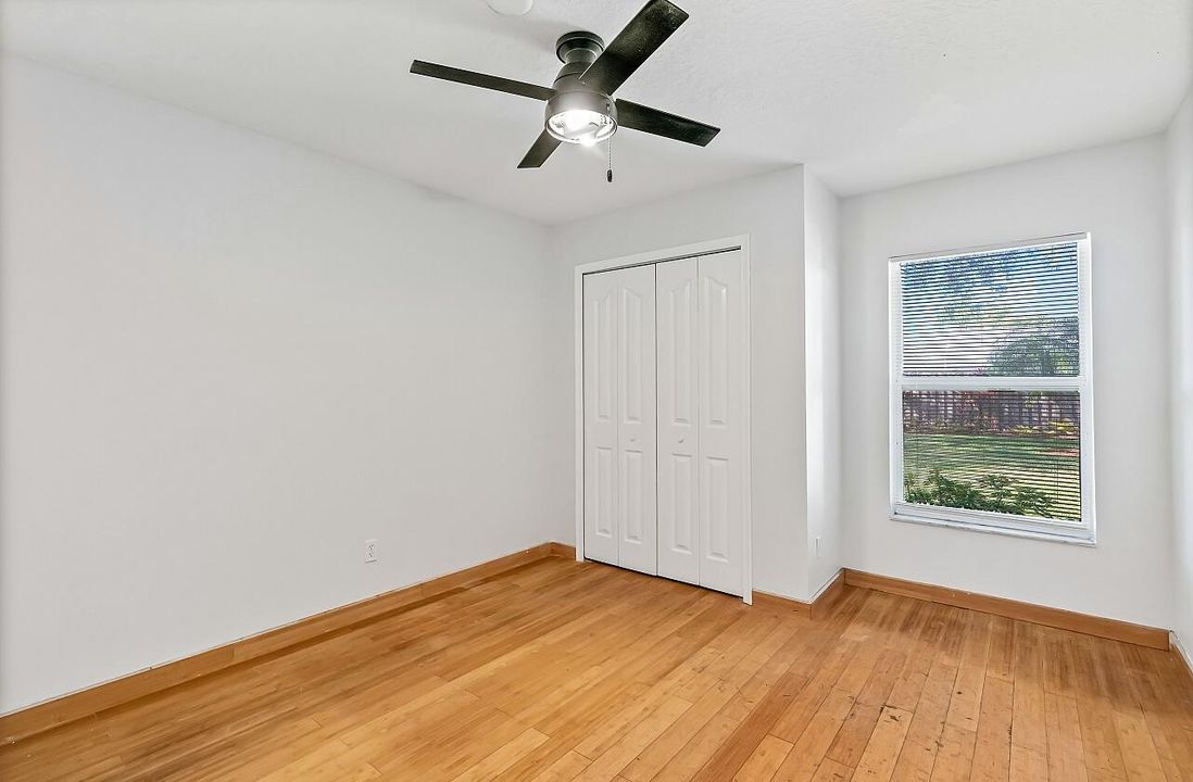 На продажу: $379,900 (3 спален, 2 ванн, 1376 Квадратных фут)