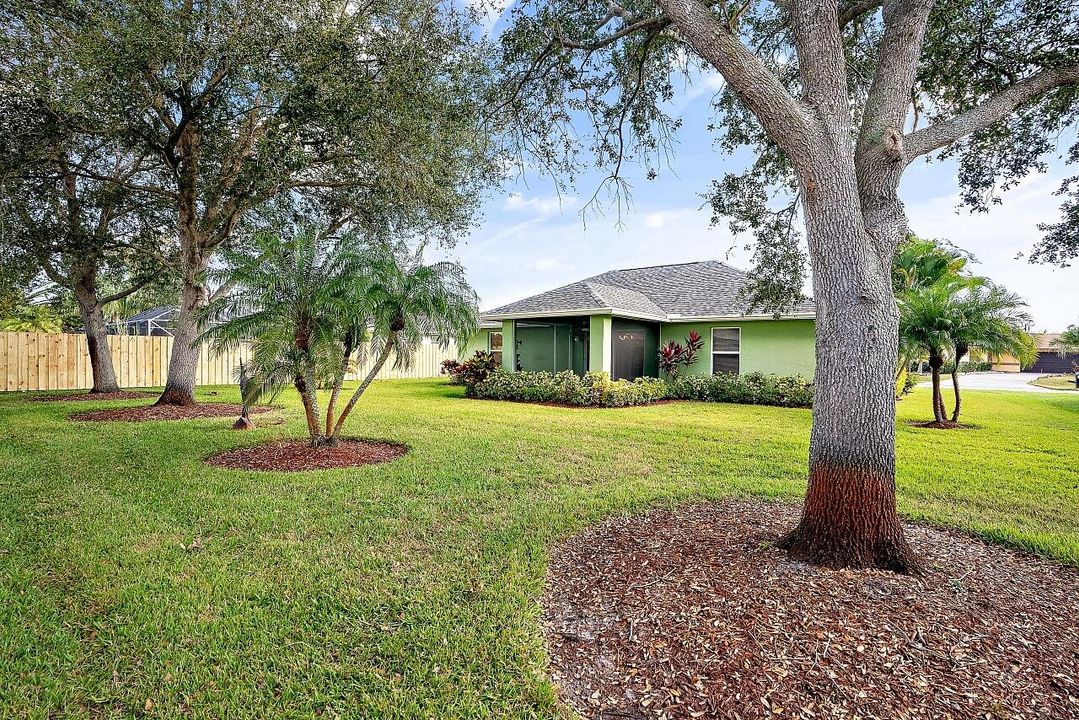 На продажу: $379,900 (3 спален, 2 ванн, 1376 Квадратных фут)