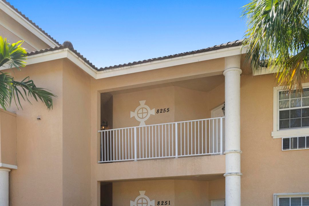 На продажу: $239,000 (2 спален, 2 ванн, 1312 Квадратных фут)