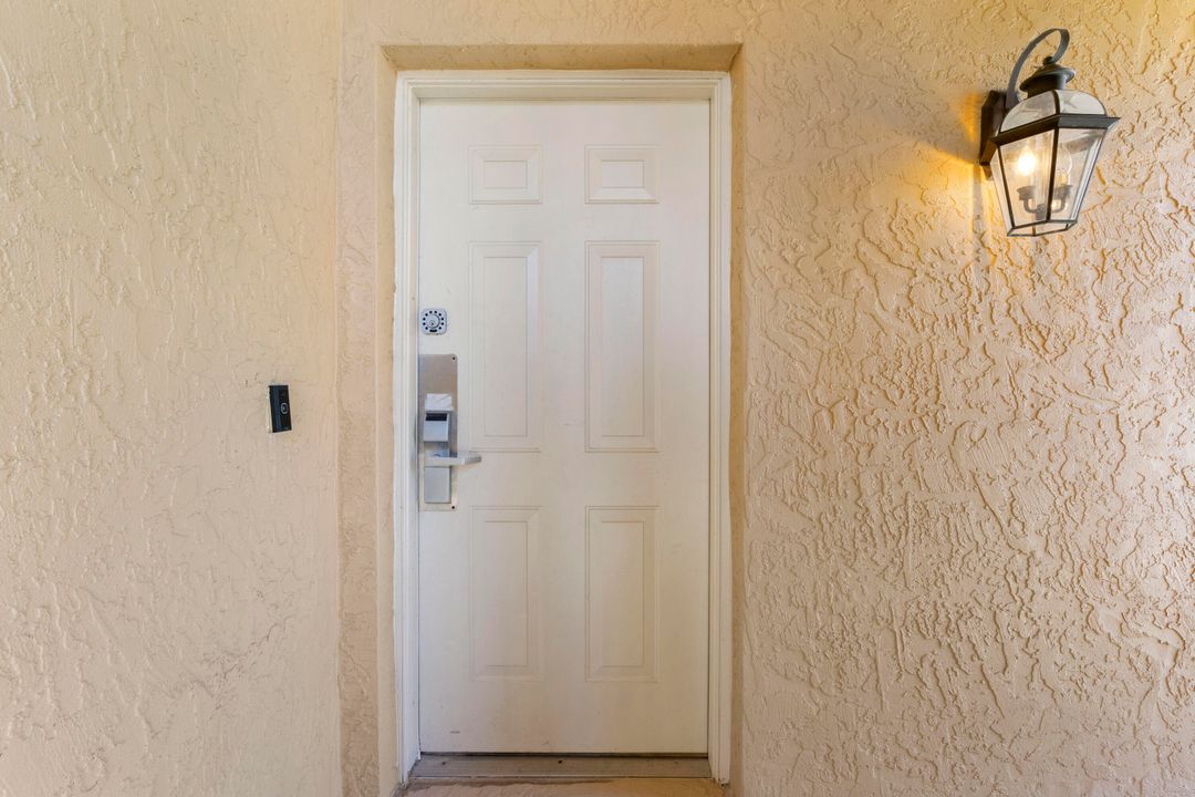 На продажу: $239,000 (2 спален, 2 ванн, 1312 Квадратных фут)