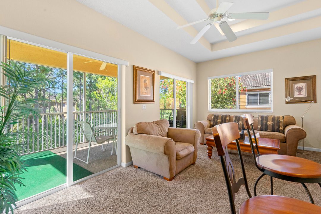 На продажу: $239,000 (2 спален, 2 ванн, 1312 Квадратных фут)