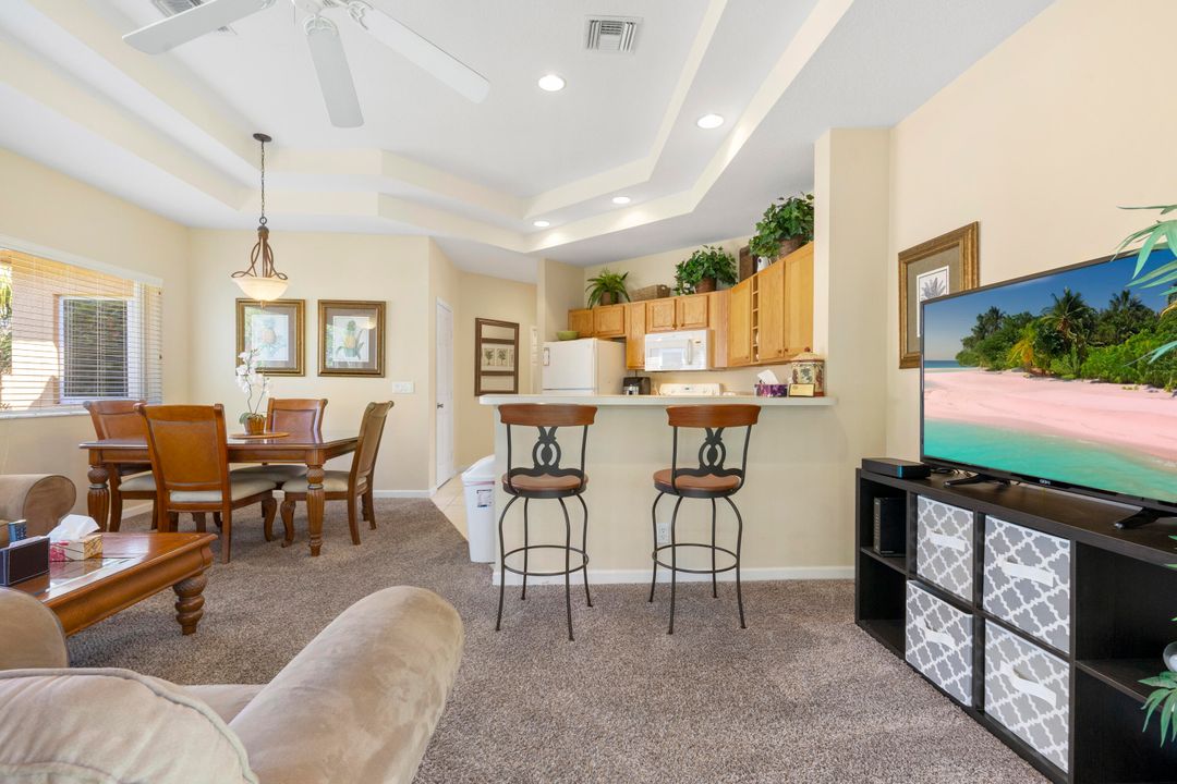 На продажу: $239,000 (2 спален, 2 ванн, 1312 Квадратных фут)