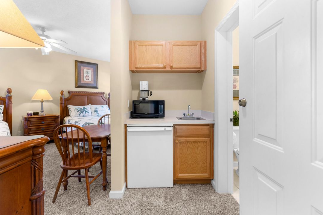 На продажу: $239,000 (2 спален, 2 ванн, 1312 Квадратных фут)