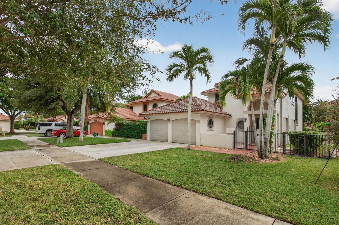 На продажу: $650,000 (3 спален, 2 ванн, 1912 Квадратных фут)