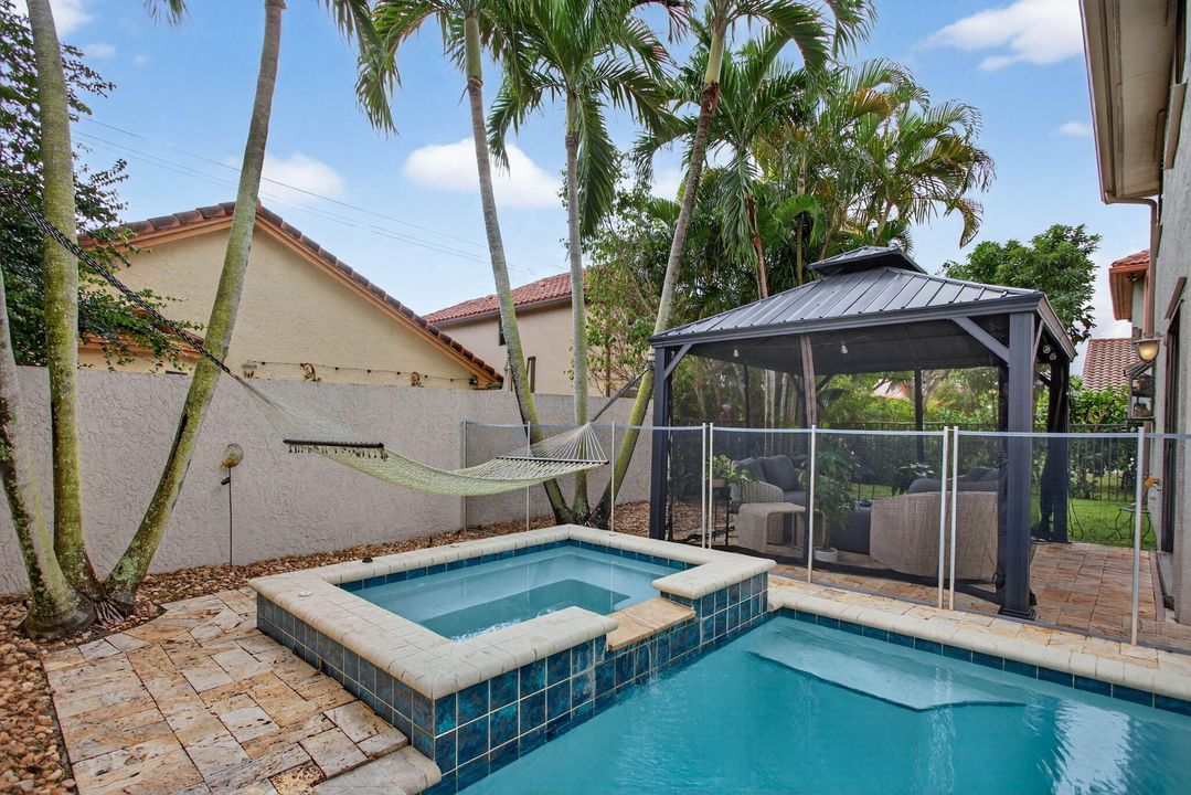 На продажу: $650,000 (3 спален, 2 ванн, 1912 Квадратных фут)