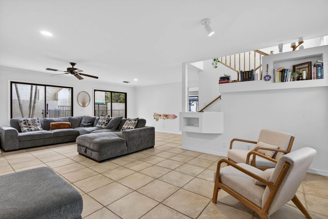 На продажу: $650,000 (3 спален, 2 ванн, 1912 Квадратных фут)