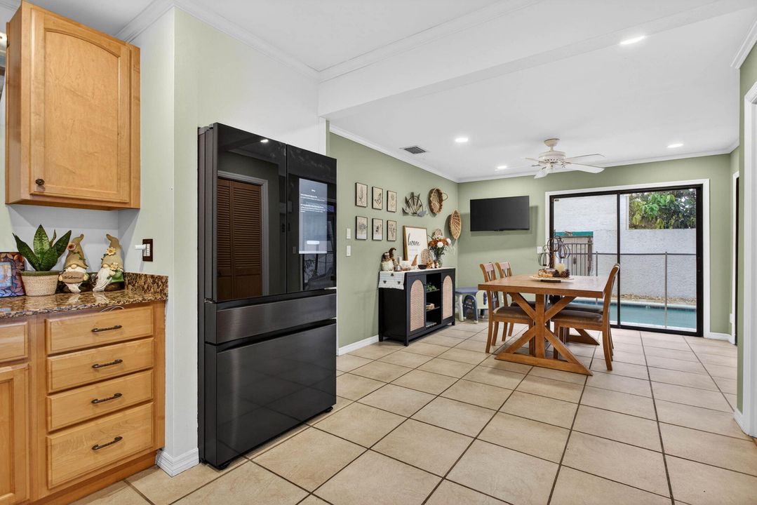 На продажу: $650,000 (3 спален, 2 ванн, 1912 Квадратных фут)