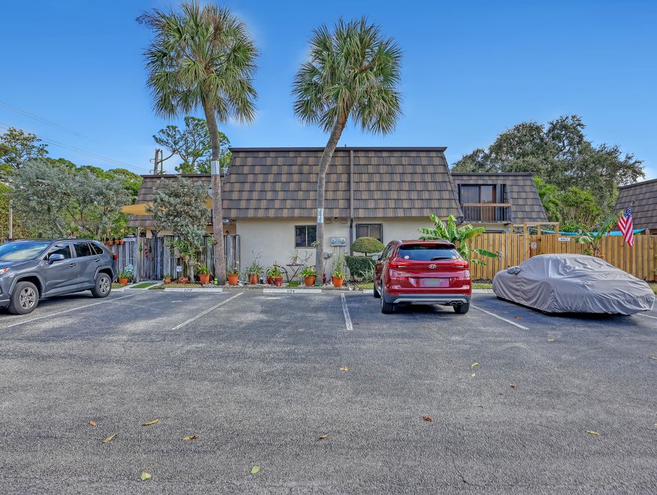 For Rent: $2,250 (2 beds, 2 baths, 1468 Square Feet)