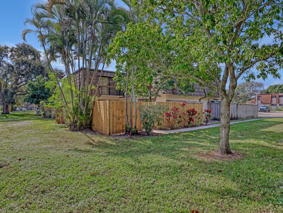 For Rent: $2,250 (2 beds, 2 baths, 1468 Square Feet)