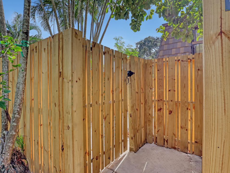 For Rent: $2,250 (2 beds, 2 baths, 1468 Square Feet)