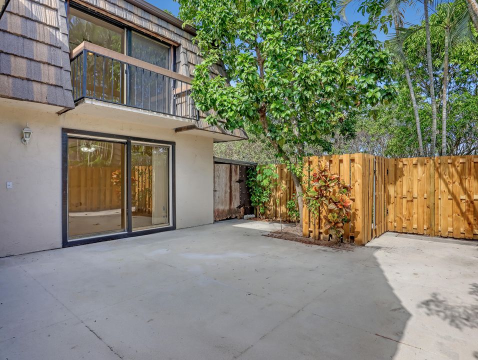 For Rent: $2,250 (2 beds, 2 baths, 1468 Square Feet)