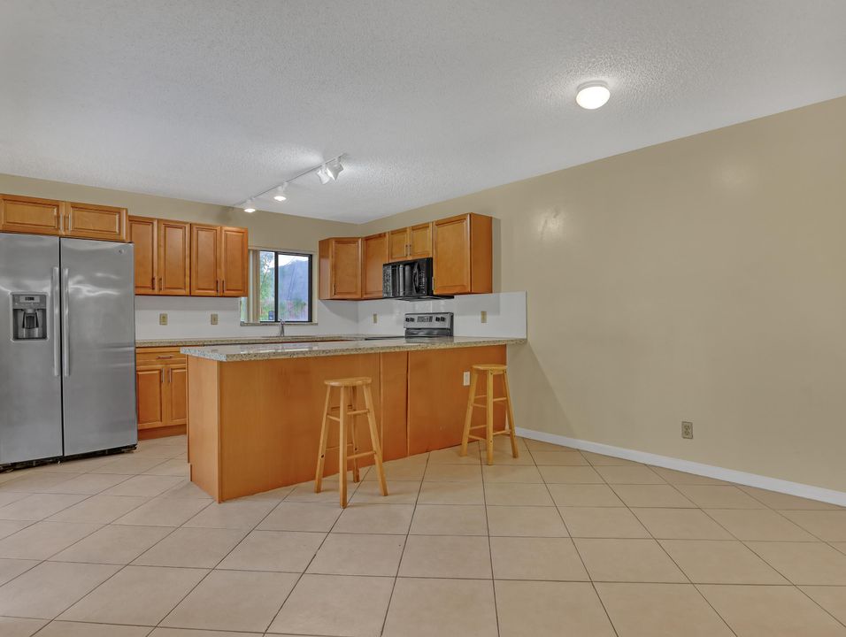 For Rent: $2,250 (2 beds, 2 baths, 1468 Square Feet)