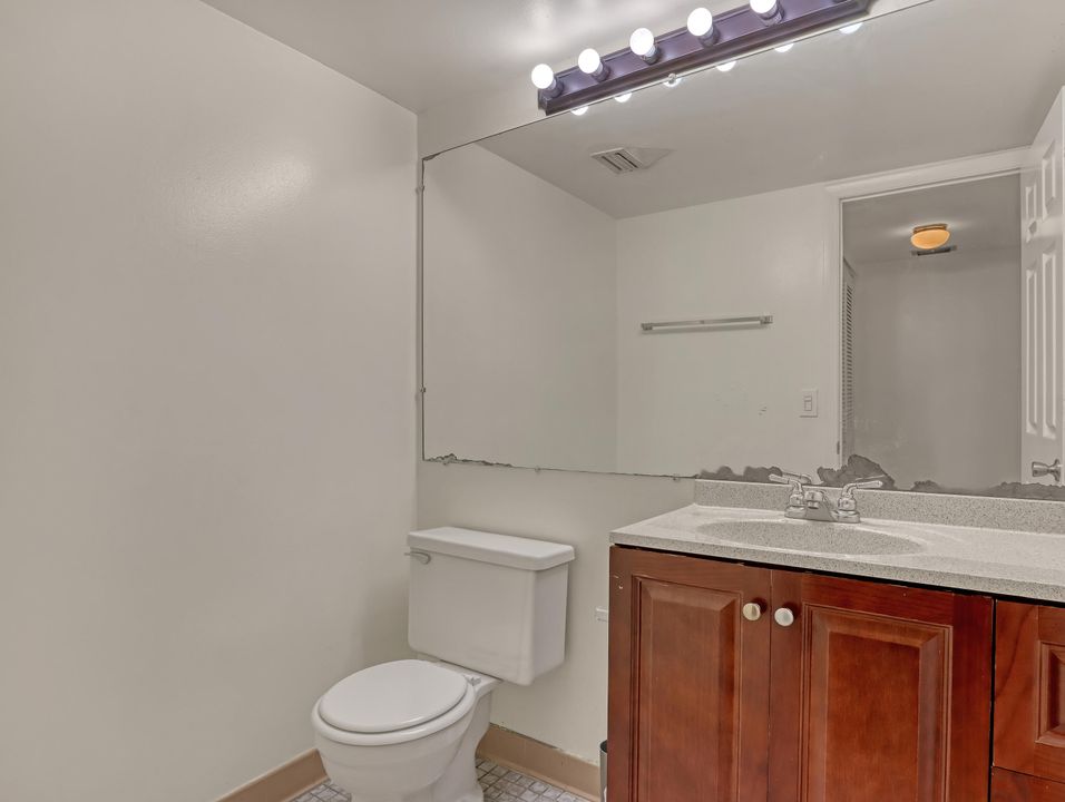 For Rent: $2,250 (2 beds, 2 baths, 1468 Square Feet)