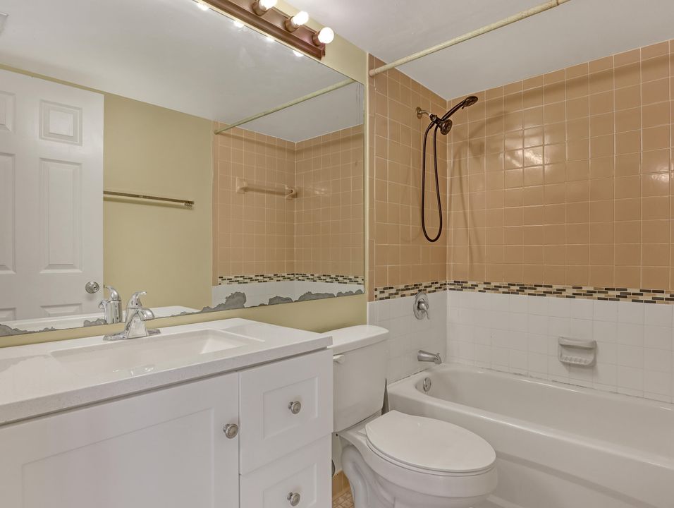 For Rent: $2,250 (2 beds, 2 baths, 1468 Square Feet)