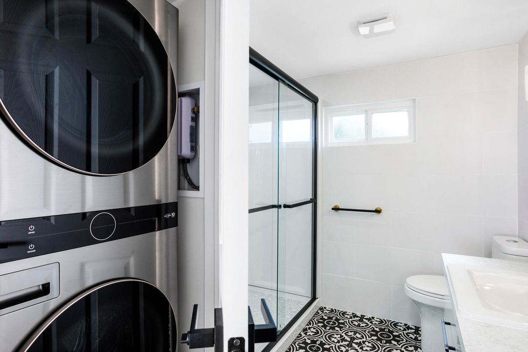 For Sale: $169,500 (2 beds, 1 baths, 720 Square Feet)