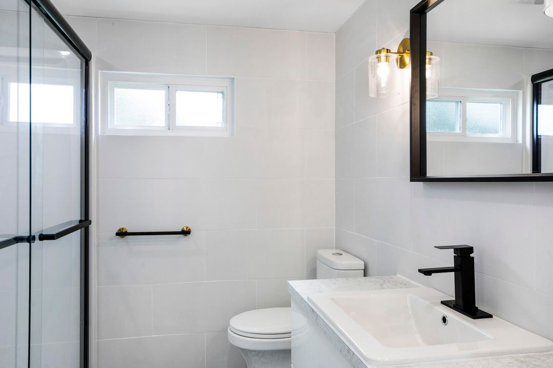 For Sale: $169,500 (2 beds, 1 baths, 720 Square Feet)