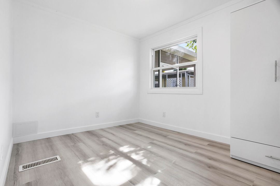 For Sale: $169,500 (2 beds, 1 baths, 720 Square Feet)