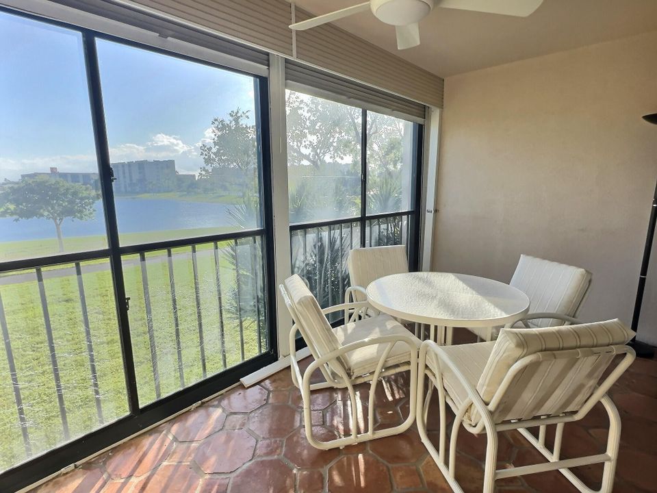 For Rent: $2,300 (2 beds, 2 baths, 1230 Square Feet)