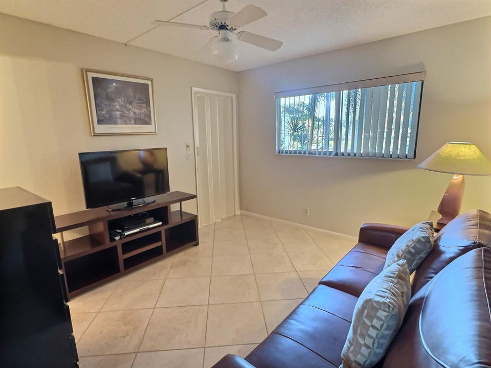 For Rent: $2,300 (2 beds, 2 baths, 1230 Square Feet)