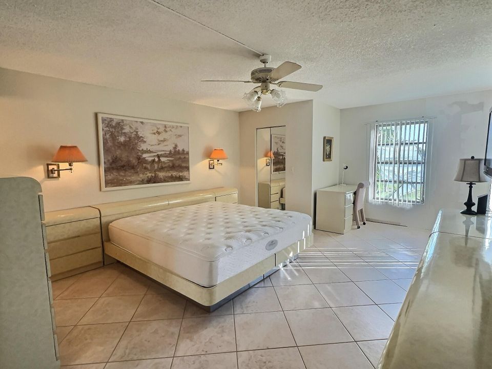 For Rent: $2,300 (2 beds, 2 baths, 1230 Square Feet)